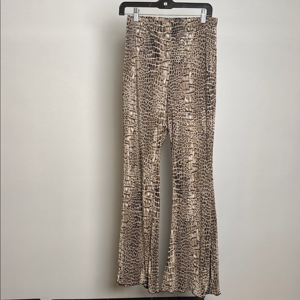 NWOT Topshop Animal Print Plisse Flare Stretchy Pants
